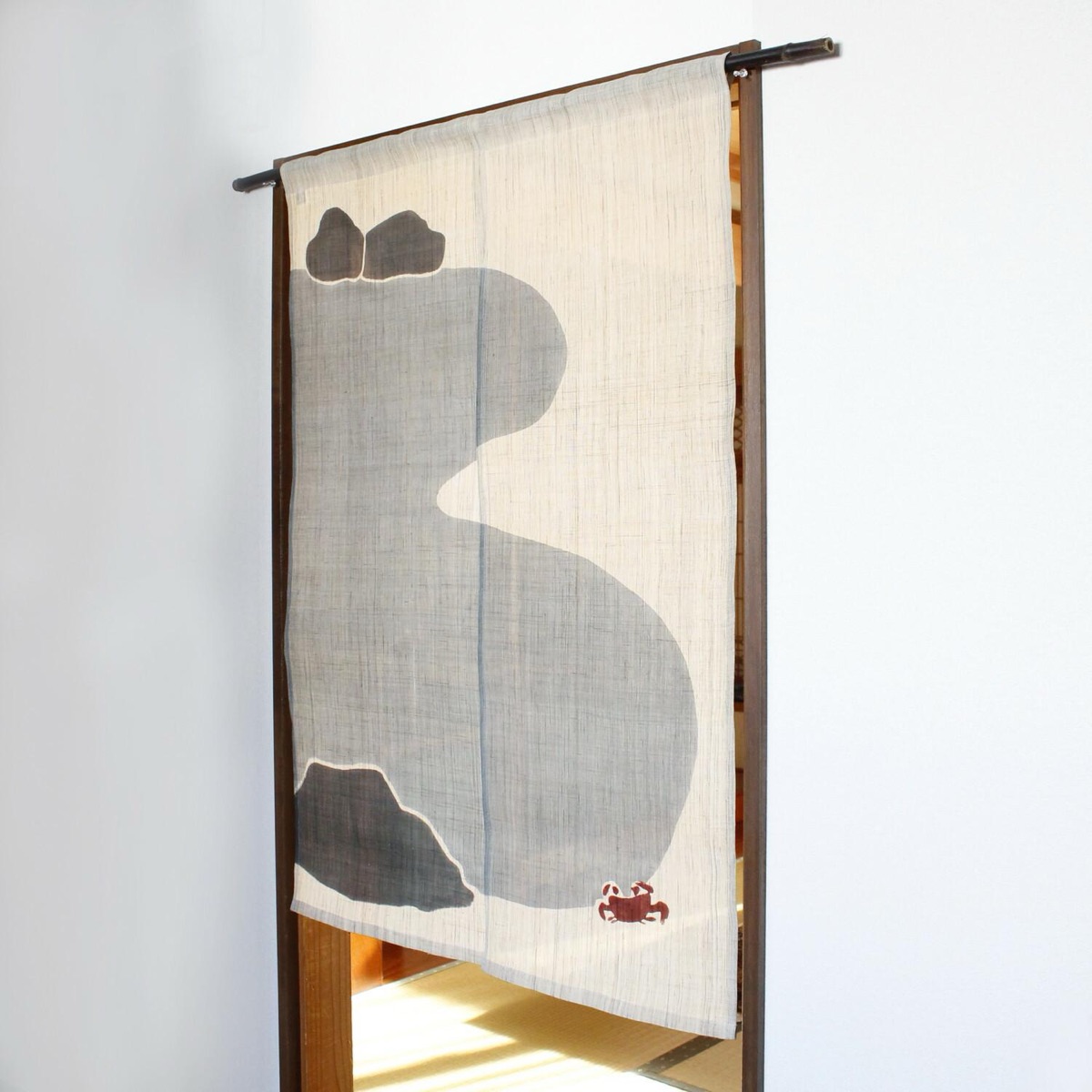 Japanese Linen Noren Curtain, Crab Motif, Indigo-Gray Dye, Handwoven Textile (33.1 x 47.2 in) — view 8