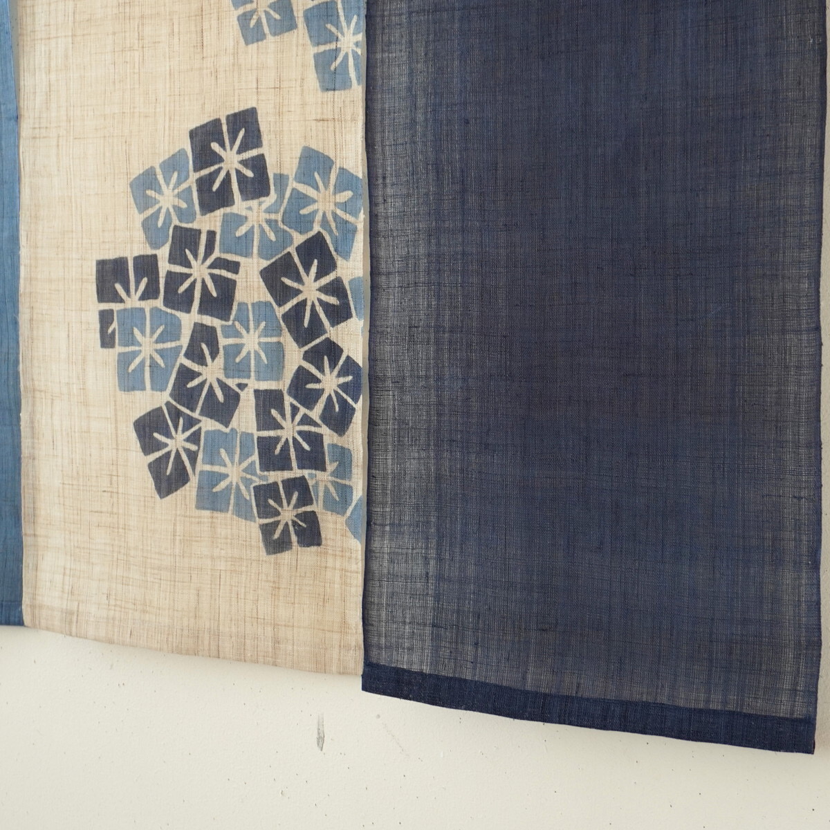 Japanese Linen Noren Curtain, Triple Panel, Hydrangea, Indigo & Sky Blue, 35.4 x 47.2 in, Handwoven Ramie, Made in Japan — view 3