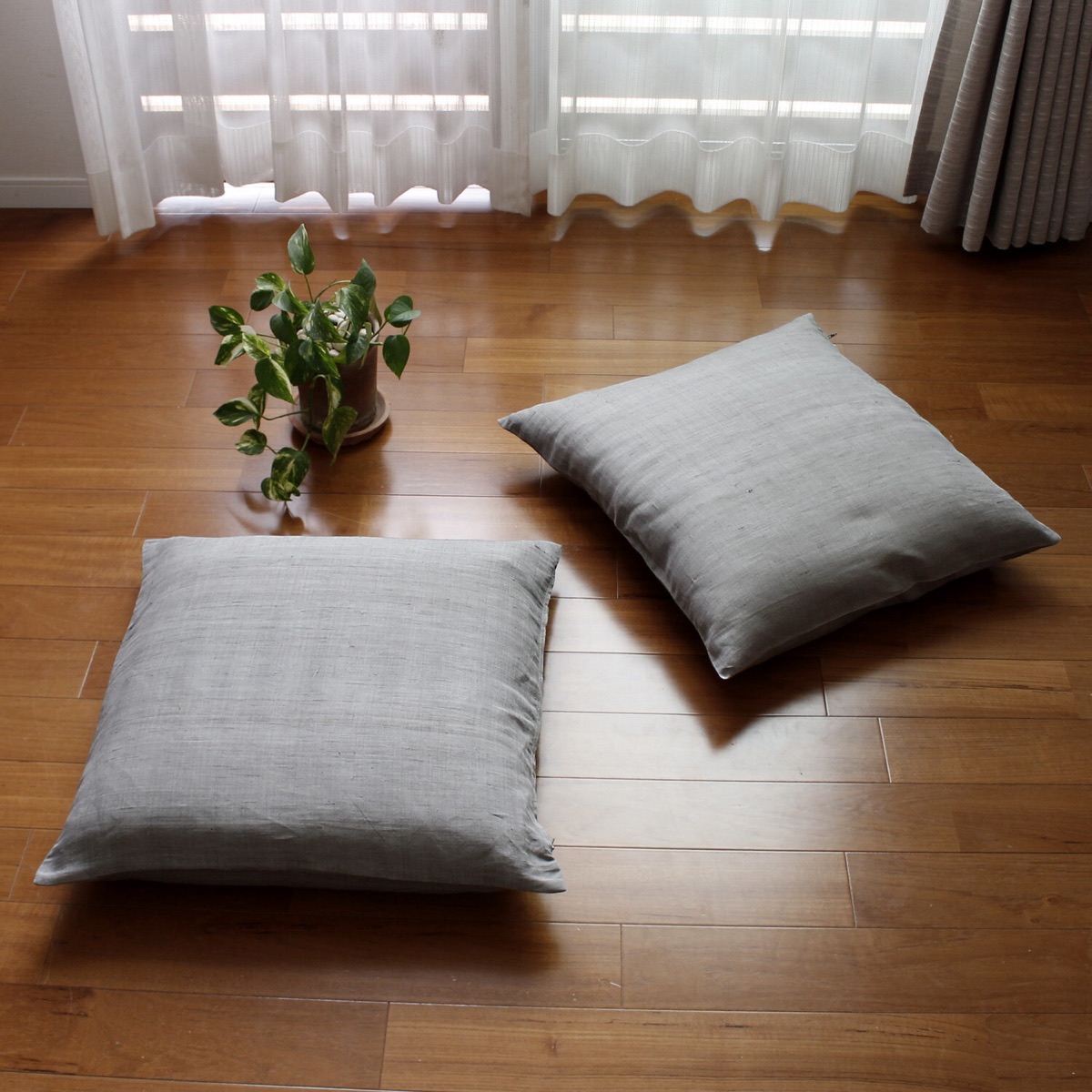 Japanese Linen Zabuton Floor Cushion Cover, Plain Pine-Soot Charcoal, 21.7 x 23.2 in, Iono Weave, Made in Japan — view 6