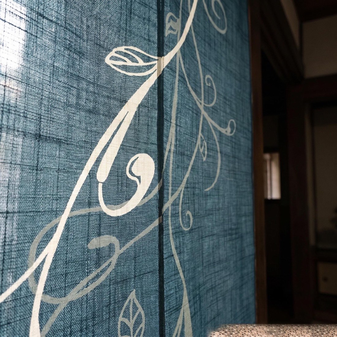 Japanese Noren Door Curtain, Arabesque Pattern, 33.5 x 59.1 in, Made in Japan — view 8