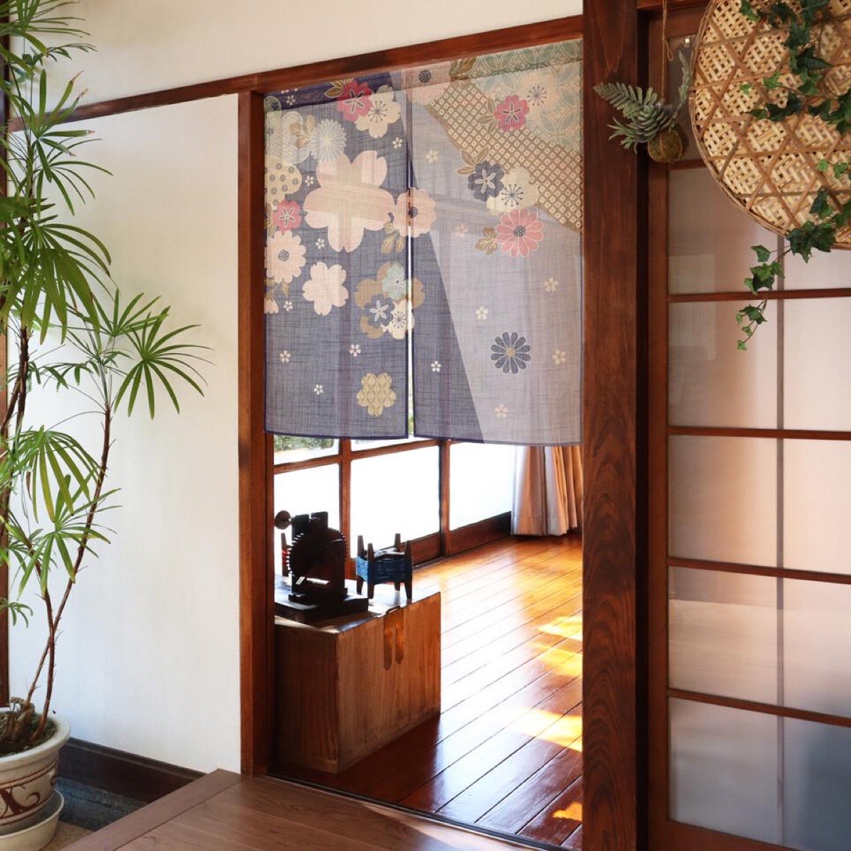 Japanese Noren Door Curtain, Auspicious Flower, 33.5 x 35.4 in, Made in Japan — view 7