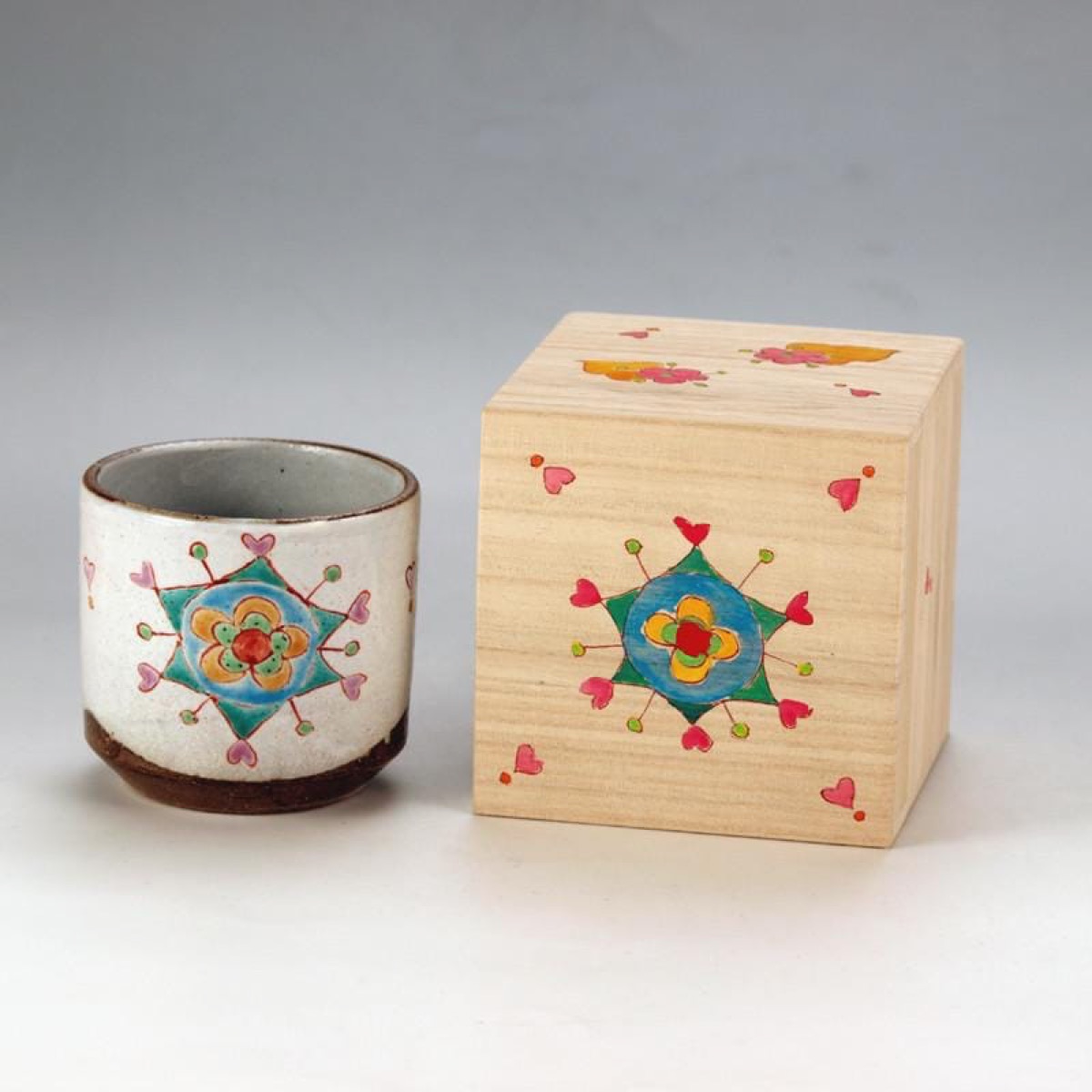 Japanese Tea Cup, Kutani Yunomi Floral Botanical by Ginshu Kiln — No Handle, Gift-Boxed (325ml) — view 3