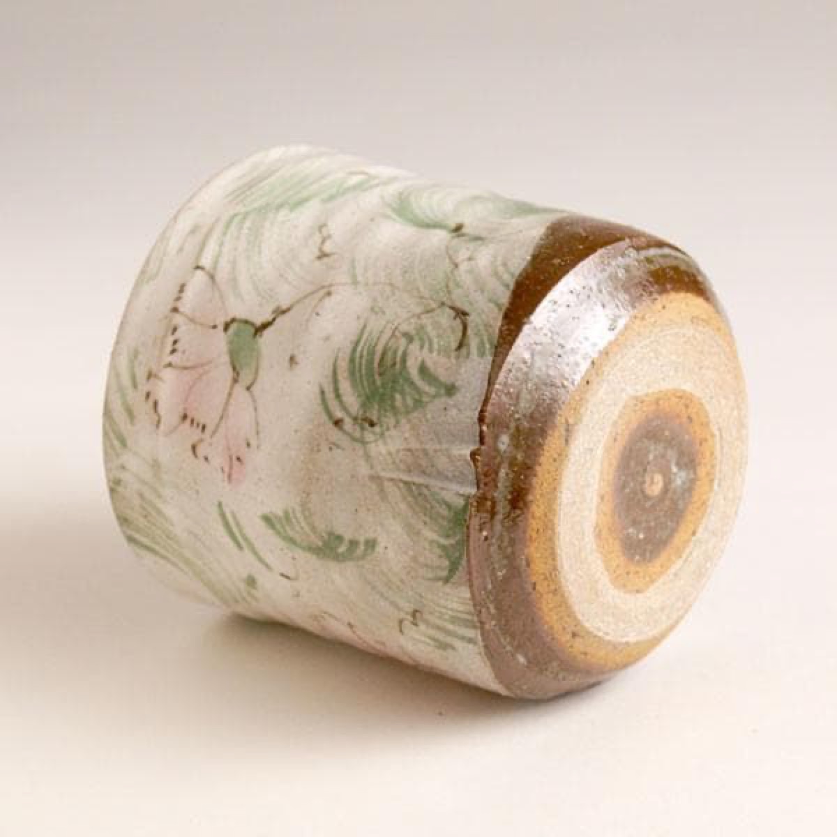 Japanese Tea Cup, Kutani Yunomi Cosmos Flower — No Handle, Hand-Painted, Gift-Boxed (385ml) — view 4
