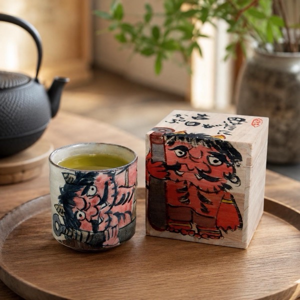 Japanese Tea Cup, Kutani Yunomi Lucky-Day Calligraphy — No Handle, Hand-Painted, Gift-Boxed (385ml)