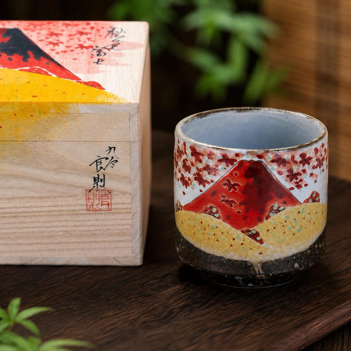 How to Choose a Kutani Yunomi Tea Cup