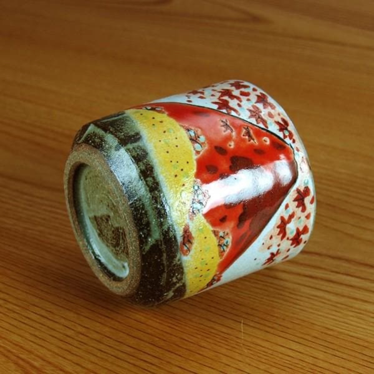 Japanese Tea Cup, Kutani Yunomi Mt Fuji by Master Fukuda — No Handle, Hand-Painted, Gift-Boxed (325ml) — view 4