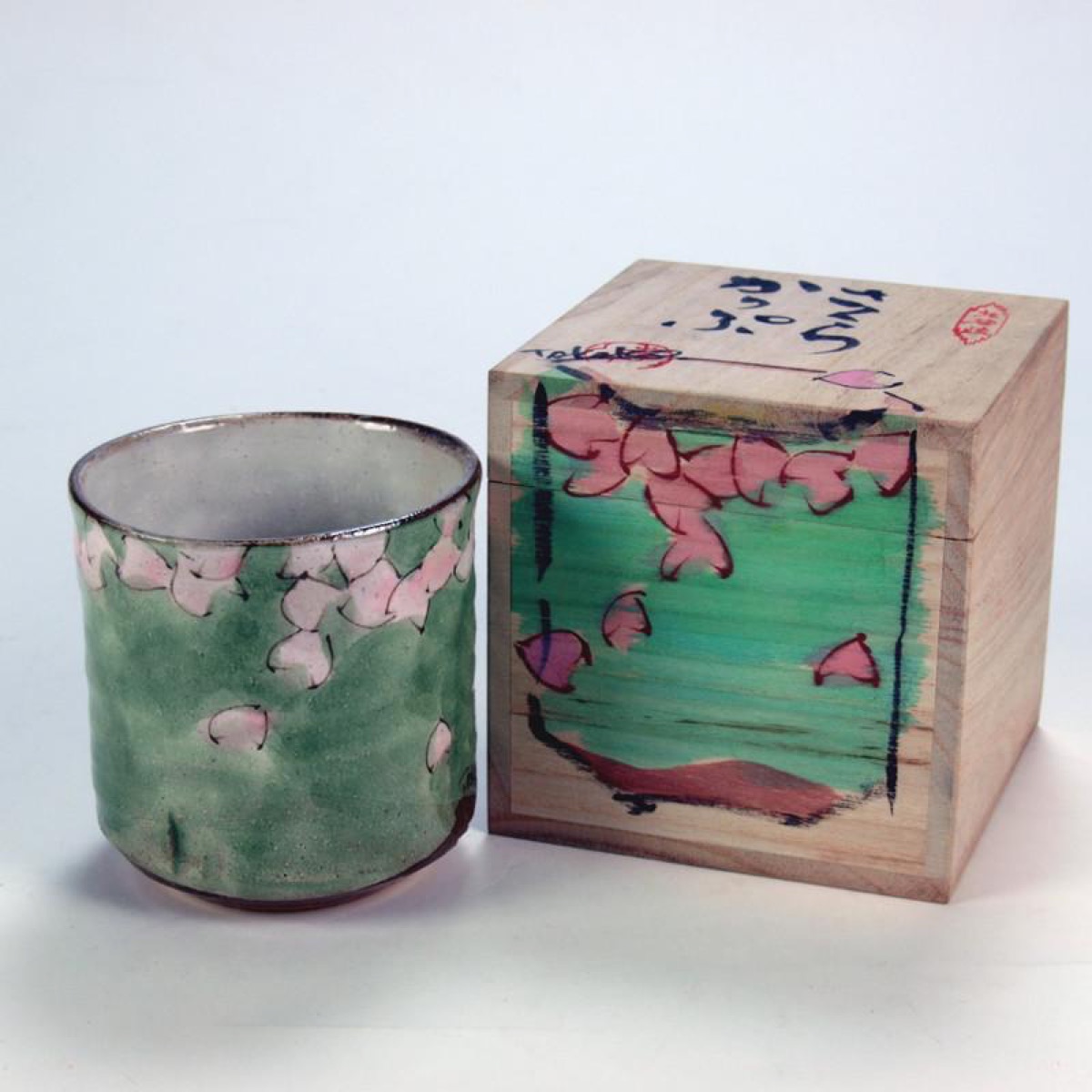 Japanese Tea Cup, Kutani Yunomi Sakura Cherry Blossom — No Handle, Hand-Painted, Gift-Boxed (385ml) — view 2