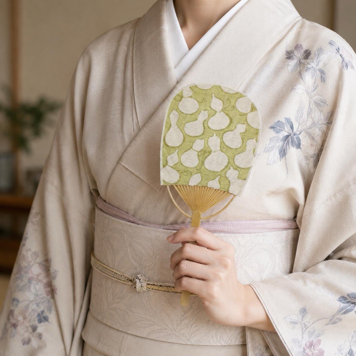 Mini Japanese Uchiwa Fan, Linen Gourd Scatter Motif, Bamboo Frame, Made in Japan — view 2